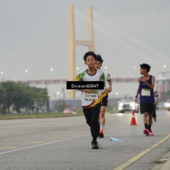 Runner Photo 7646255