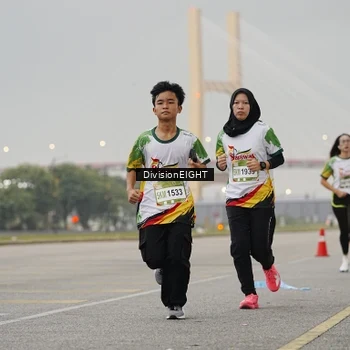 Runner Photo 7646284
