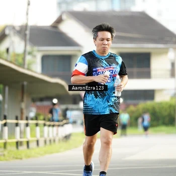 Runner Photo 7646311