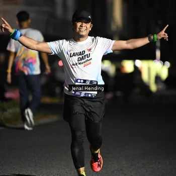 Runner Photo 7646343