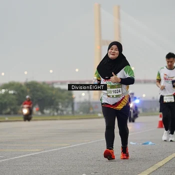 Runner Photo 7646345