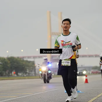 Runner Photo 7646363
