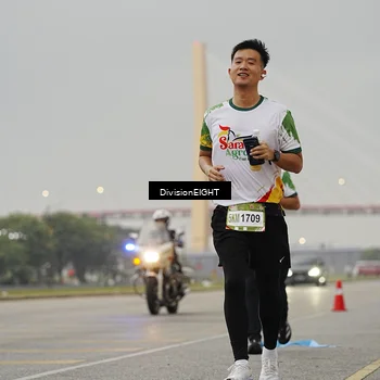 Runner Photo 7646384