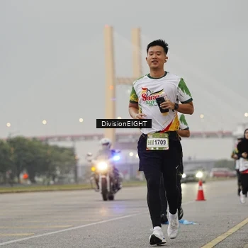 Runner Photo 7646392
