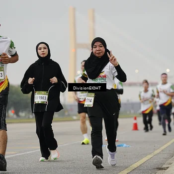 Runner Photo 7646430