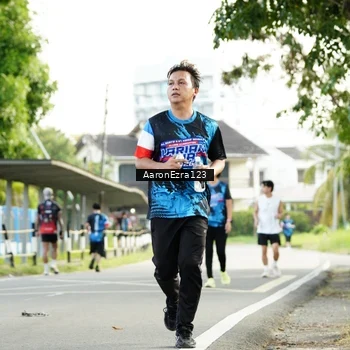 Runner Photo 7646441