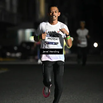 Runner Photo 7646453