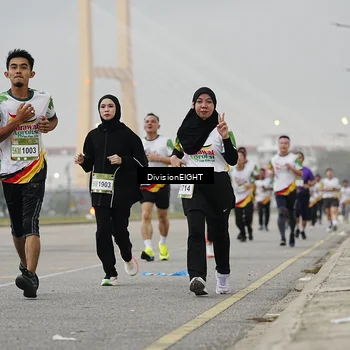 Runner Photo 7646454