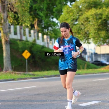 Runner Photo 7646471