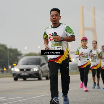 Runner Photo 7646538