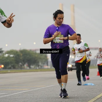 Runner Photo 7646548