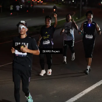 Runner Photo 7646617