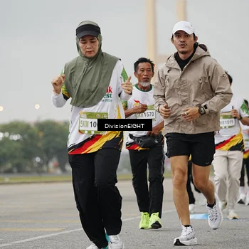 Runner Photo 7646674