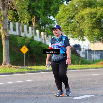 Runner Photo 7646890