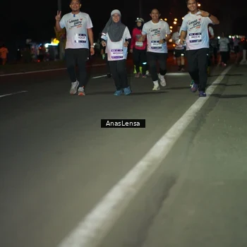 Runner Photo 7646949