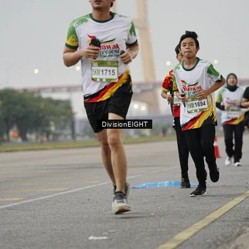 Runner Photo 7647001