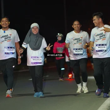 Runner Photo 7647021