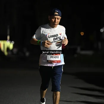 Runner Photo 7647023