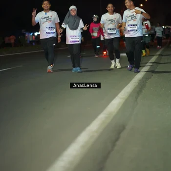 Runner Photo 7647026