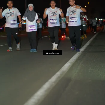 Runner Photo 7647028