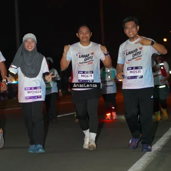 Runner Photo 7647040