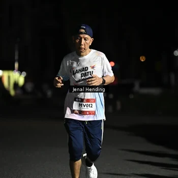 Runner Photo 7647045