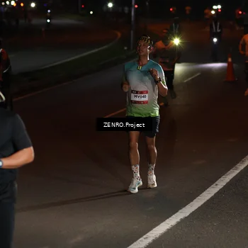 Runner Photo 7647072