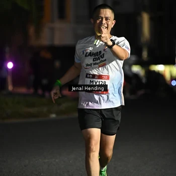 Runner Photo 7647100