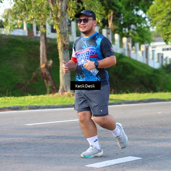 Runner Photo 7647135