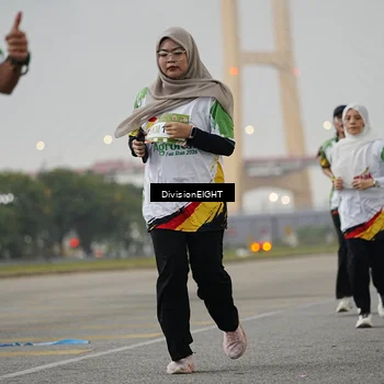 Runner Photo 7647136
