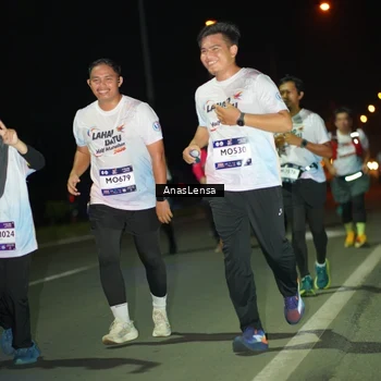 Runner Photo 7647145