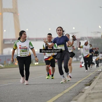 Runner Photo 7647178