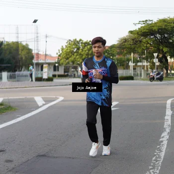 Runner Photo 7647243