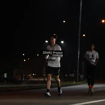 Runner Photo 7647275