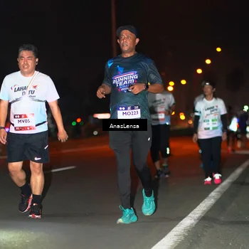 Runner Photo 7647305