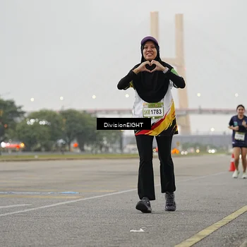 Runner Photo 7647308