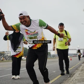 Runner Photo 7647323
