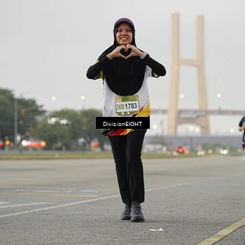 Runner Photo 7647350