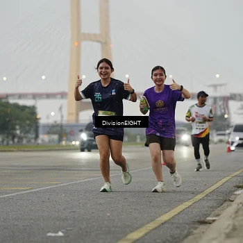 Runner Photo 7647359