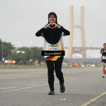 Runner Photo 7647361