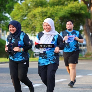 Runner Photo 7647376