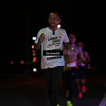 Runner Photo 7647377