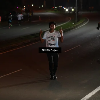 Runner Photo 7647378
