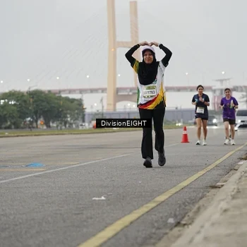 Runner Photo 7647380