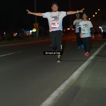 Runner Photo 7647403