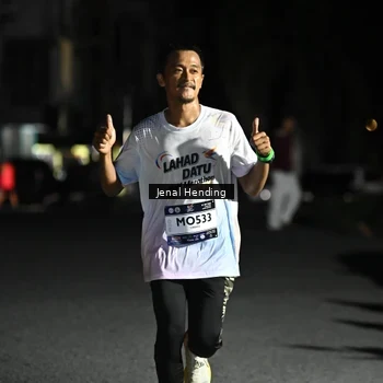 Runner Photo 7647418