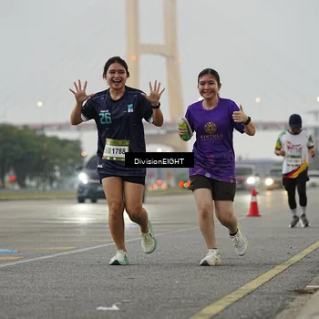 Runner Photo 7647428
