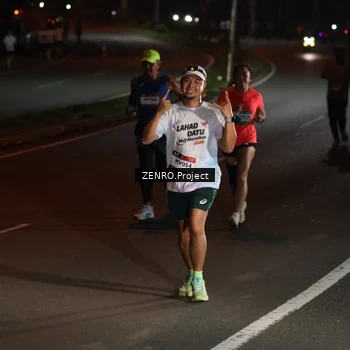 Runner Photo 7647433