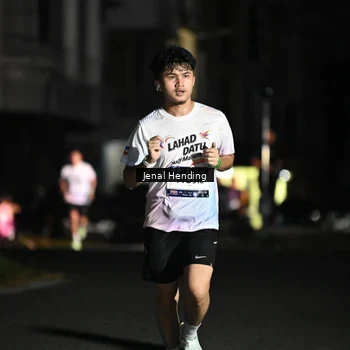 Runner Photo 7647435