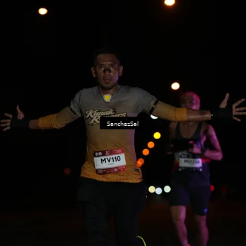 Runner Photo 7647438